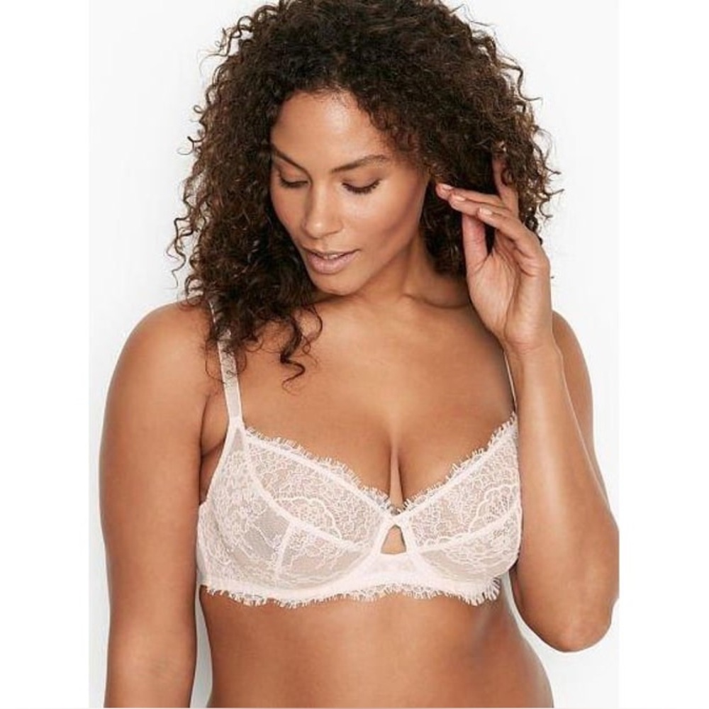 NWT Victoria’s Secret The Fabulous Full Cup Bra 42DDD Ivory Coconut White Lace